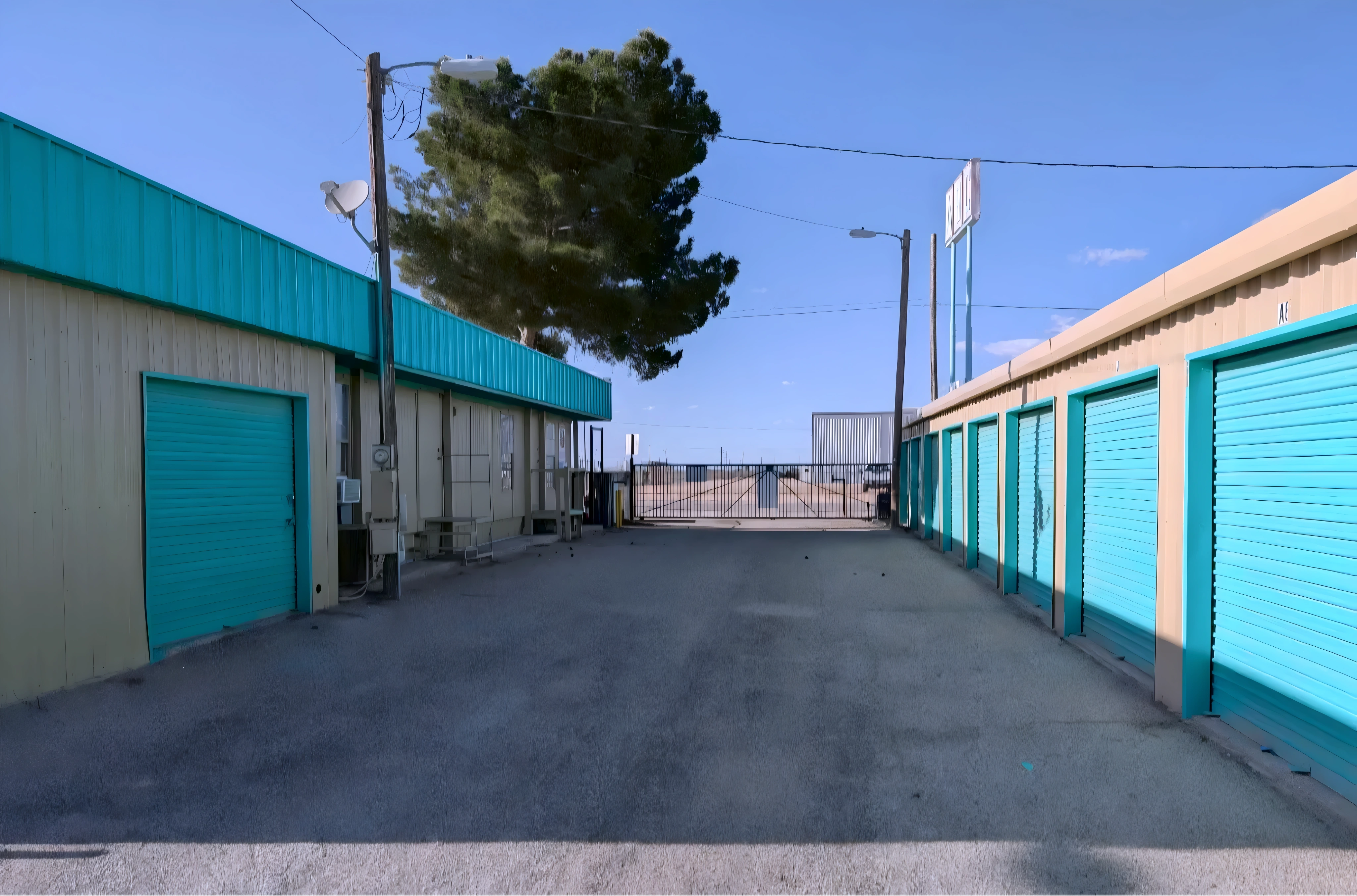 Drive up outdoor parking and storage at Hobbs Self Storage New Mexico, West Broadway Place